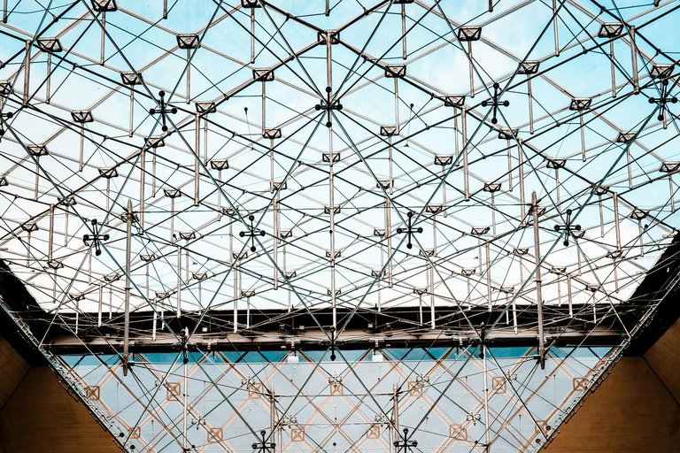 Noc w Luwrze: zwiedzanie z przewodnikiem dla maksymalnie 6 osób