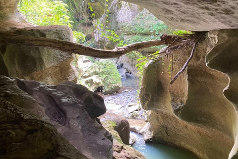 Arenales-grotten / Charco Azul & verborgen watervalavontuur