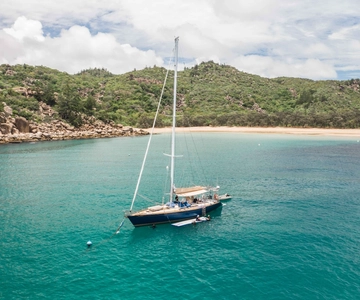 Ilha Magnetic: Cruzeiro à vela na hora do almoço
