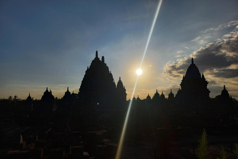 TRAMONTO DI PRAMBANAN