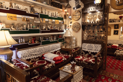 Jeddah: Al-Balad Guided Walking Tour with Tea & Music