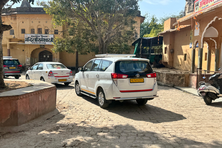 Jaipur Private car rental with Driver 8-10 Hours