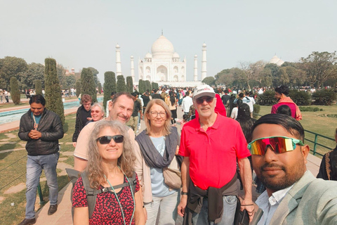 Taj Mahal Express Entry Tour – Priority Entry, No Waiting Tour with Private Car, Driver, Tour Guide and Entry Tickets
