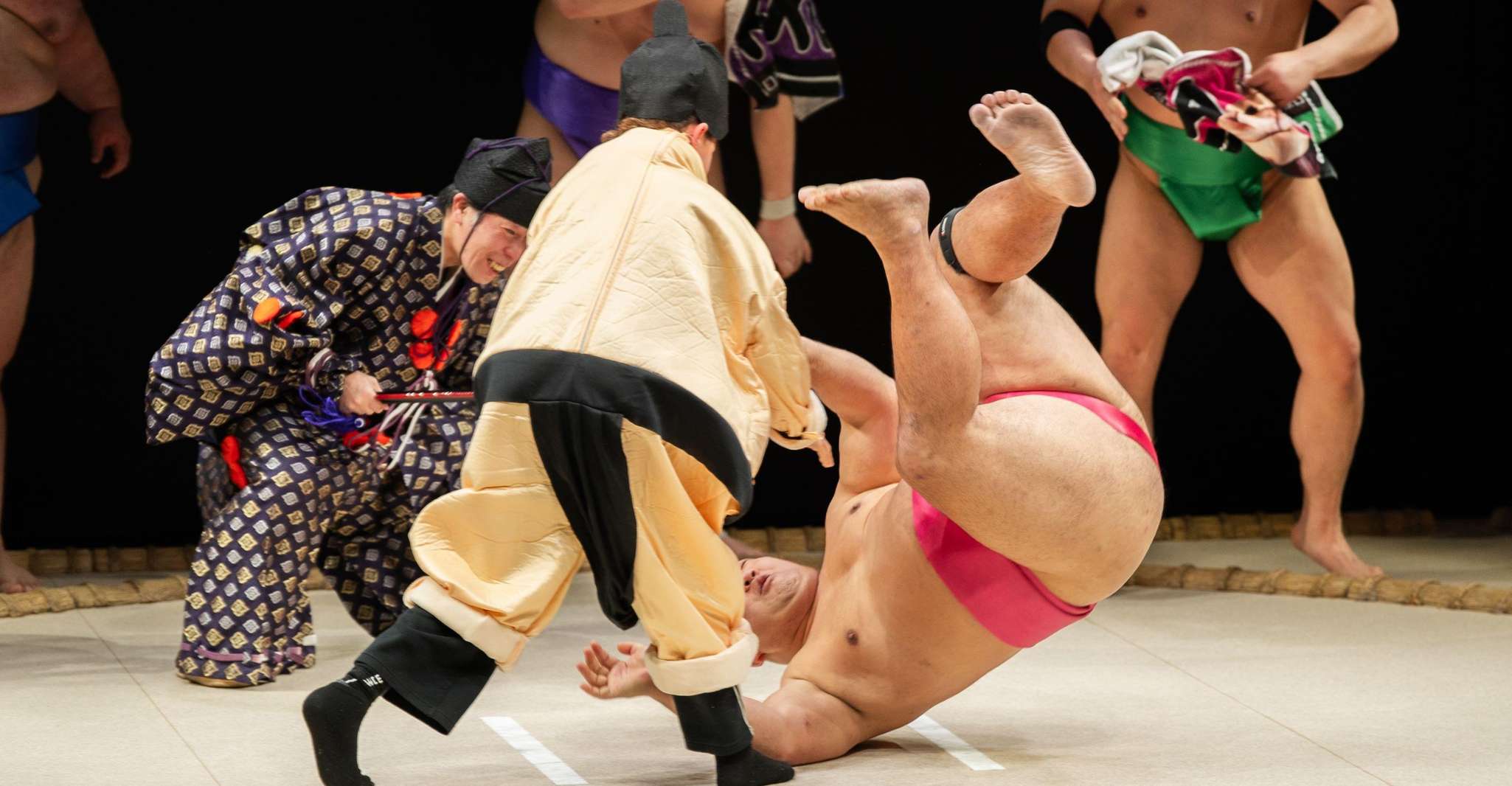 Osaka: Sumo Show with Bento or Snack at Sumo Hall Hirakuza photo 3