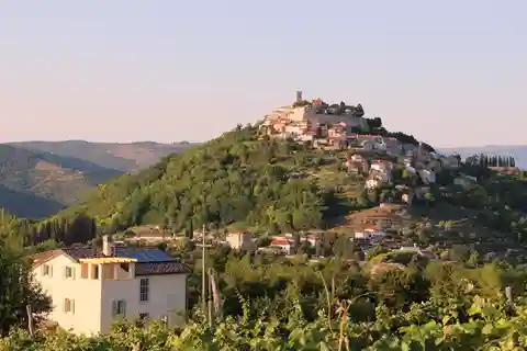 Da Parenzo: Montona e Dormicio con degustazione di prodotti locali