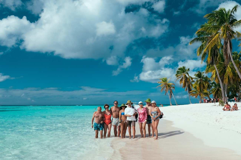 From Bayahibe: Saona Island Beach and Sunset Catamaran Party