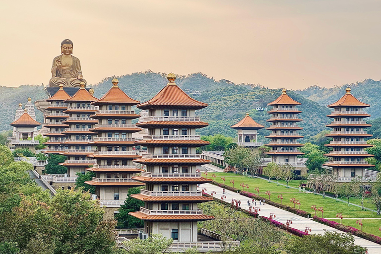 Kaohsiung：Mindful Day Journey–Temple, Art Café & Old Street