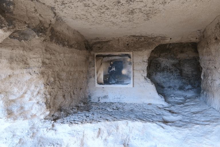 Varna: Winery Tour with Tasting & Aladzha Rock Monastery