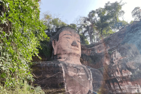 Leshan Giant Buddha Tour: Discover Ancient Stone Masterpiece Leshan Giant Buddha: One-Day Tour with Exclusive Car & Lunch