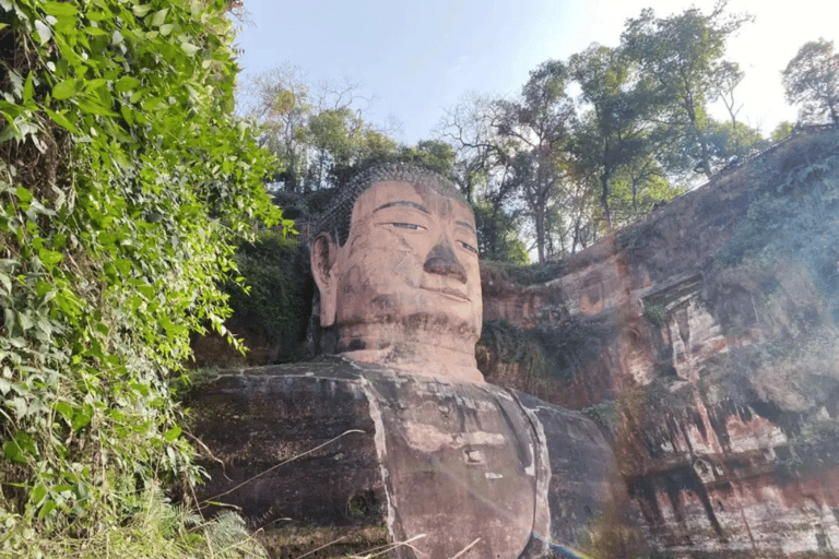Leshan Giant Buddha Tour: Discover Ancient Stone Masterpiece Leshan Giant Buddha: One-Day Tour with Exclusive Car & Lunch