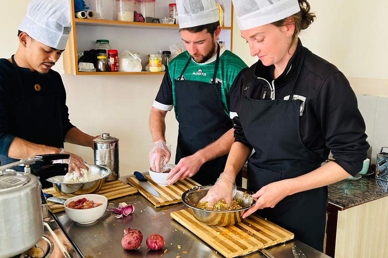 Katmandú: Clase de cocina nepalí con recogida en el hotel