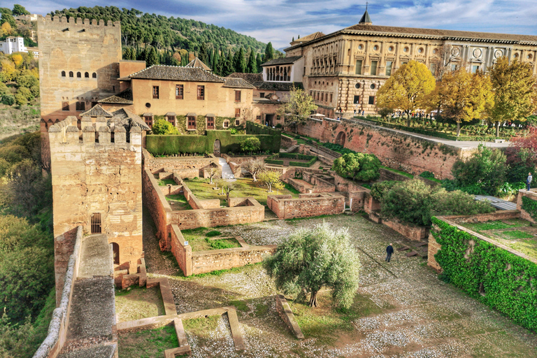 Granada: Alhambra Gardens, Generalife & Alcazaba Small Group