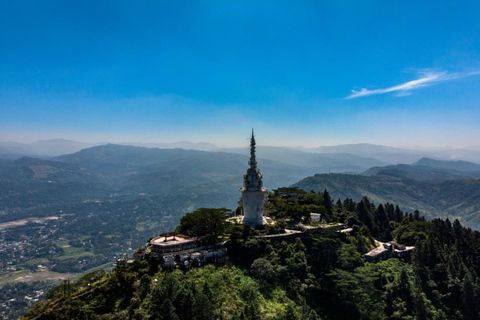 Kandy: Von Kandy nach Ambuluwawa Tour mit dem TukTuk