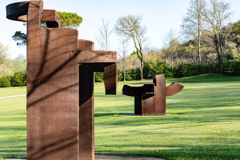 San Sebastian: Private Walking Tour & Chillida Museum Pick-up and drop-off (English)