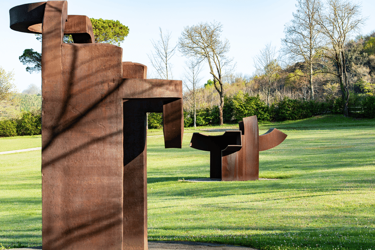 San Sebastian: Private Walking Tour & Chillida Museum Pick-up and drop-off (English)