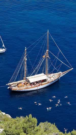 Brunch at sea in the Frioul Archipelago
