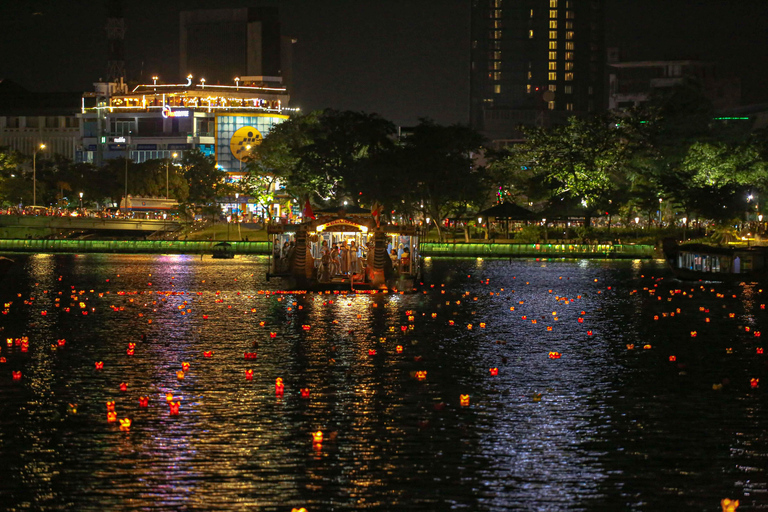 Hue: Perfume River Dinner Cruise with Traditional Show