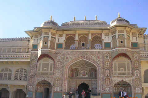 Highlights of Jaipur City on a Full Day Tour by Private CarJaipur: Highlights of Jaipur City on a Full Day Tour