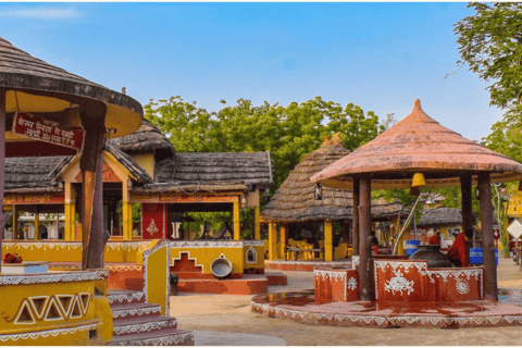 Jaipur: Chokhi Dhani Dorf-Tour mit Abendessen im Oldtimer