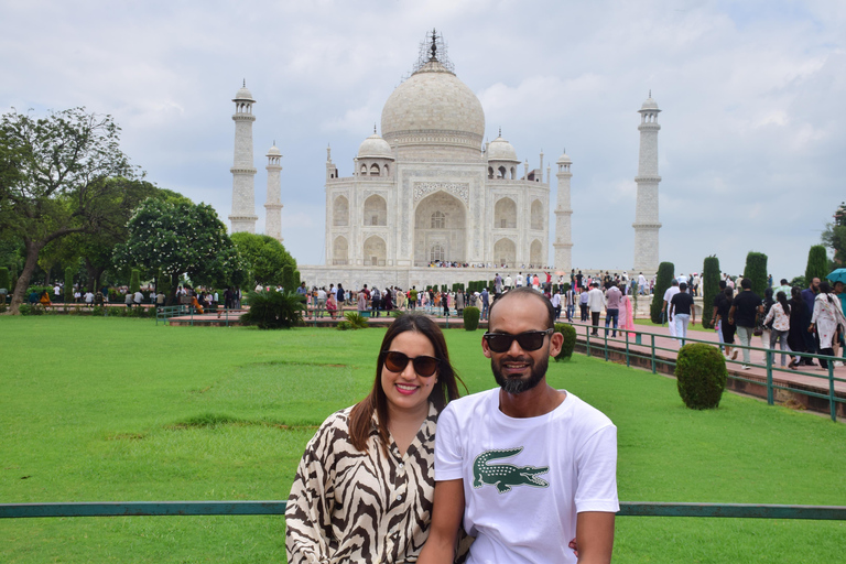 From Delhi: Taj Mahal & Agra Trip by Gatimaan Express Train All Inclusive Chair Car Train, Car, Guide, Ticket, Lunch