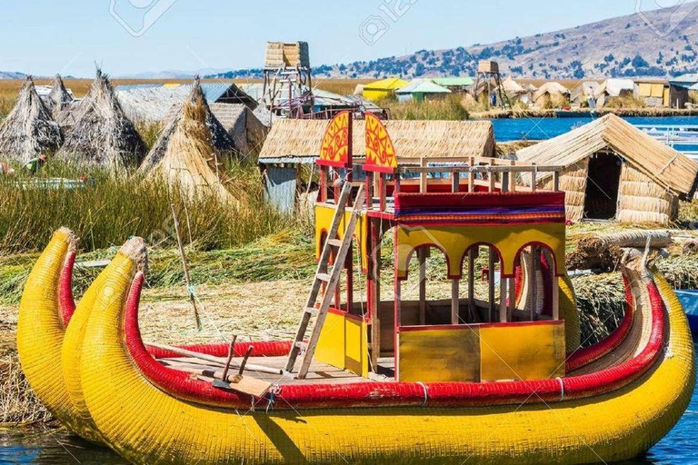 Depuis Puno : visite des îles flottantes des Uros