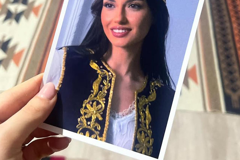 تيرانا: جلسة تصوير تقليدية بالأزياء الألبانية