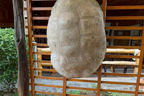 Trasferimenti aeroportuali e tour di rilievo con GPS delle GalapagosTrasferimenti e tour per le Galapagos Getaway