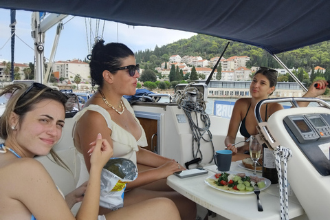 دوبروفنيك - جولة خاصة لمدة نصف يوم بالقارب الشراعي إلى جزر إلافيتي