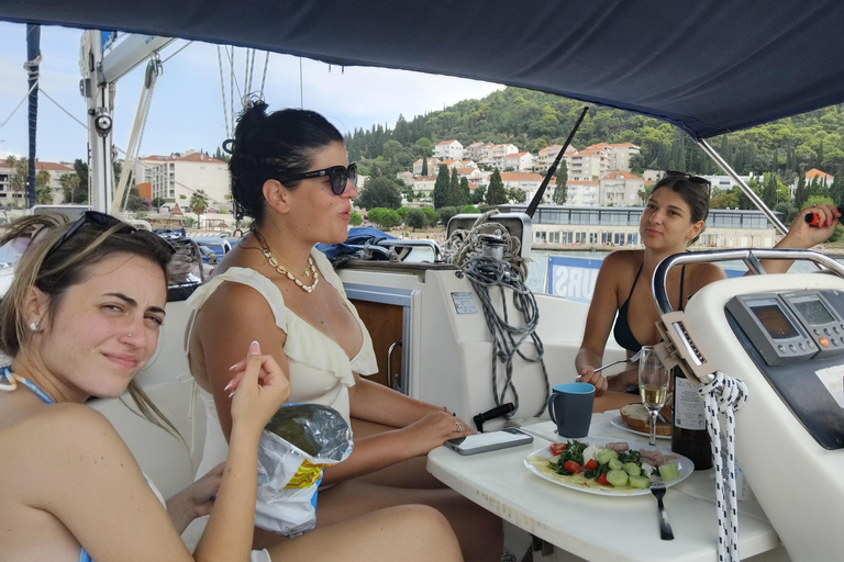 دوبروفنيك - جولة خاصة لمدة نصف يوم بالقارب الشراعي إلى جزر إلافيتي