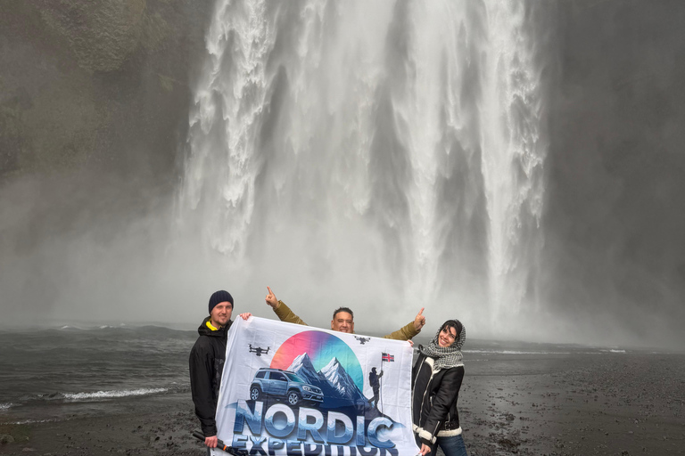South Shore Adventure by 4x4 in Spanish with Professional Photos Iceland's South Shore in a 4x4 in Spanish with Professional Photos