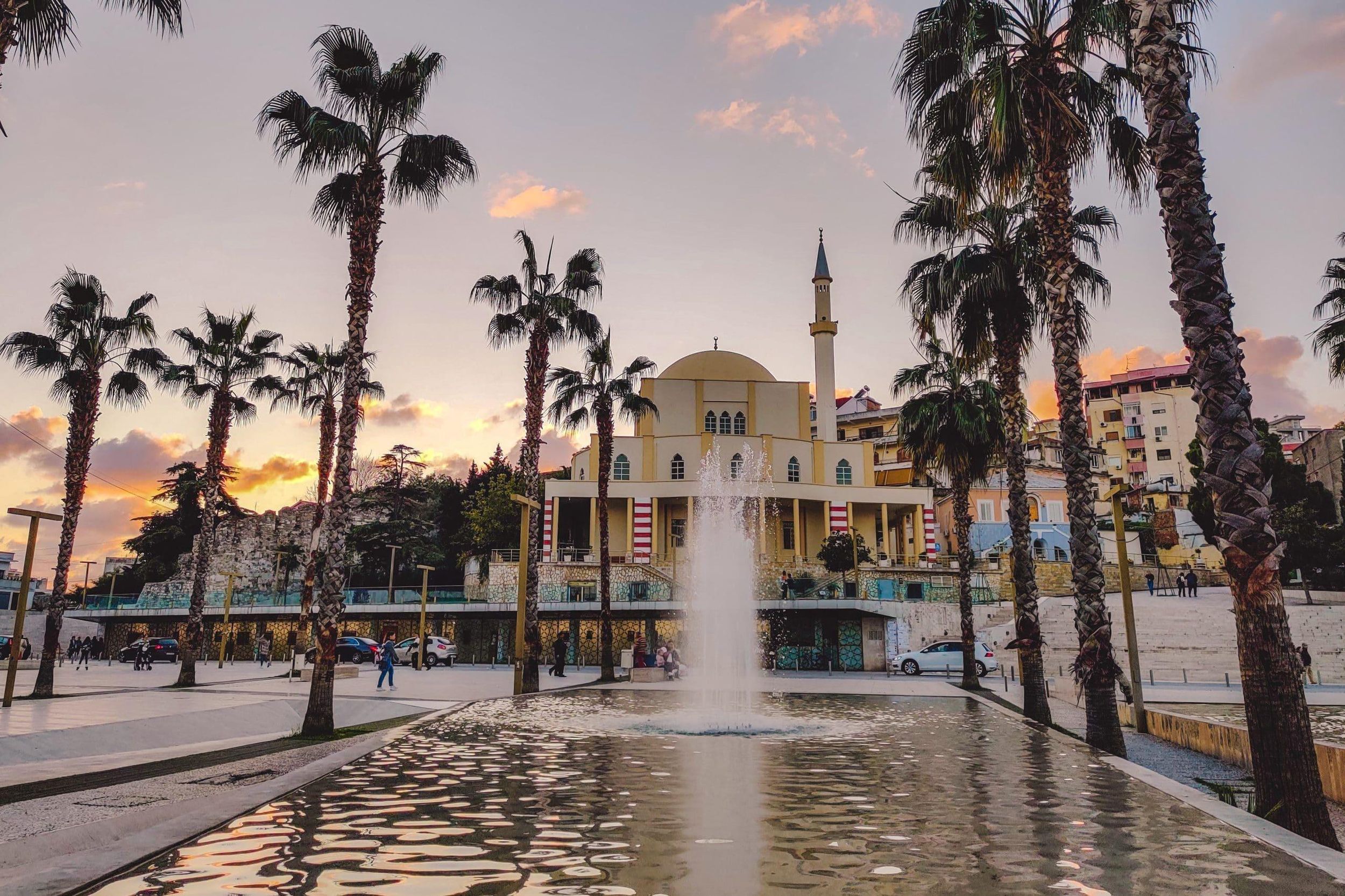 Von Tirana: Historische Städtetour durch Durrës & Strandausflug