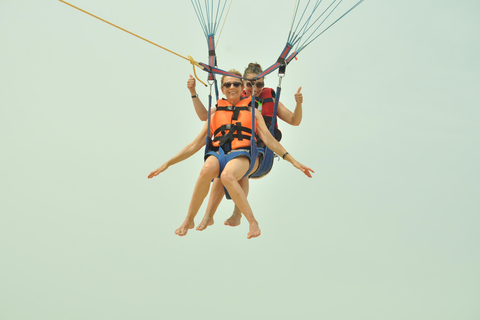 Hammamet: Parasailing flight over the Mediterranean Hammamet: Parasailing flight over the Mediterranean – DUO