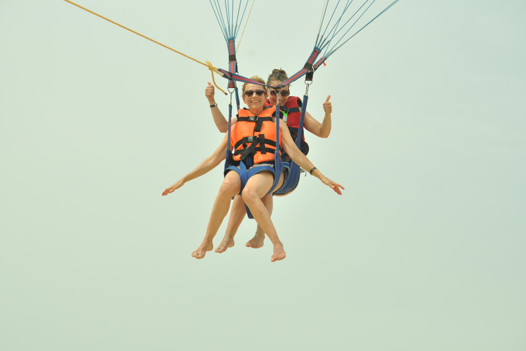 Hammamet: Parasailing flight over the Mediterranean Hammamet: Parasailing flight over the Mediterranean – DUO