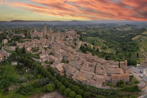 Explore Tuscany: Pisa, San Gimignano & Siena in One Tour Guide in English