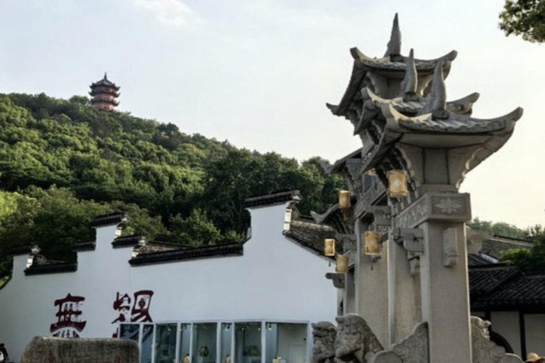 Shanghai: Huishan Ancient Town & Tai Lake Private Day Trip