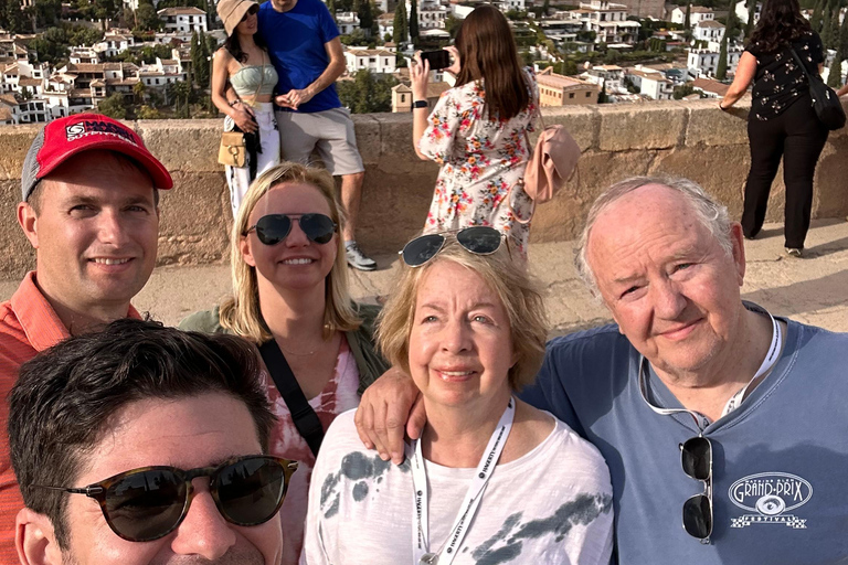 Granada: Tour privado completo de la Alhambra con los Palacios Nazaríes