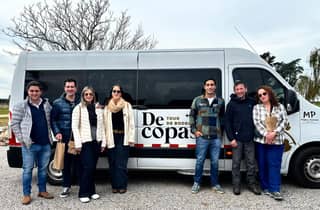 Von Colonia aus: Sightseeing-Tour für Gruppen durch Bodegas de Carmelo mit Lebensmittelverkostungen