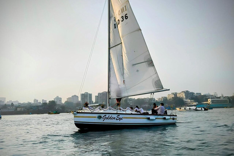 Mumbai: Yacht Sailing Experience on the Arabian Sea