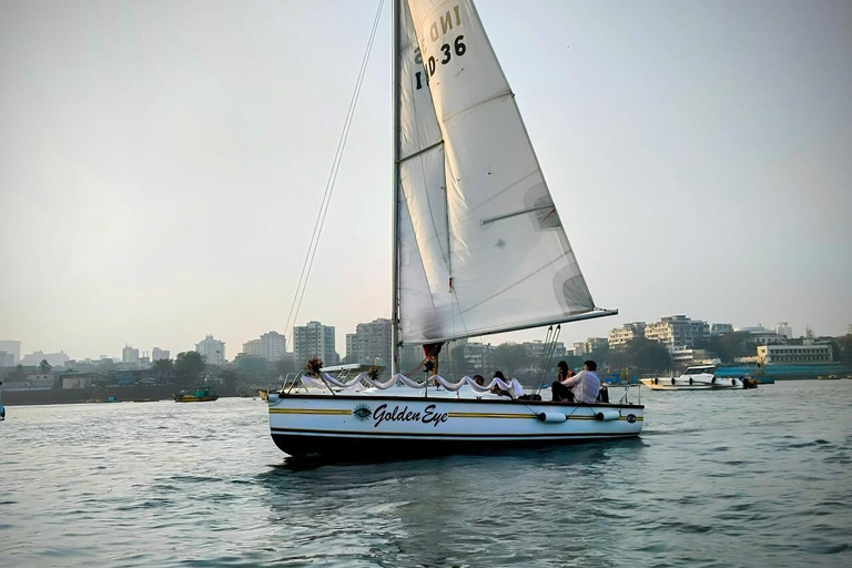 Mumbai: Yacht Sailing Experience on the Arabian Sea