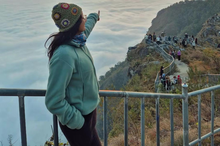 Pokhara: Manungkot Sunrise Tour with Hotel Pickup & Guide