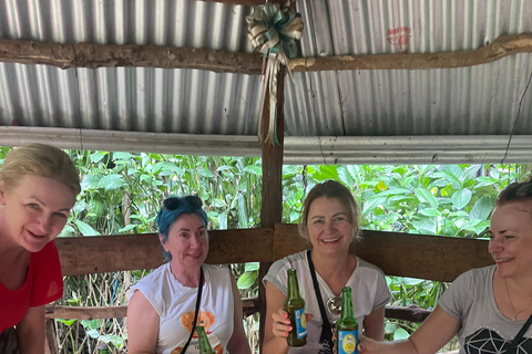 恩戈罗恩戈罗至吉力马扎罗山麓2日经济之旅恩戈罗恩戈罗至马特鲁尼和咖啡之旅（2 天经济之旅）