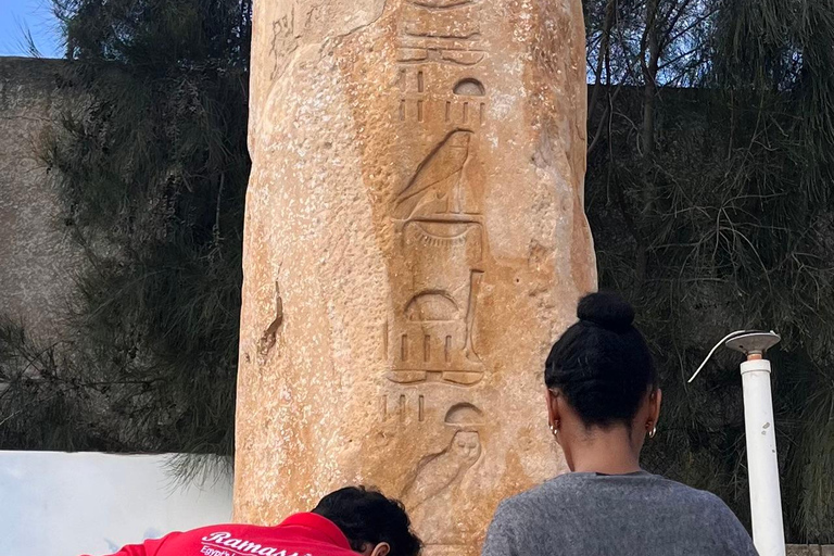 Pyramides, Sakkara et Memphis - Visite privée avec déjeunerVisite privée avec guide, transfert et déjeuner, à l&#039;exclusion des droits d&#039;entrée.