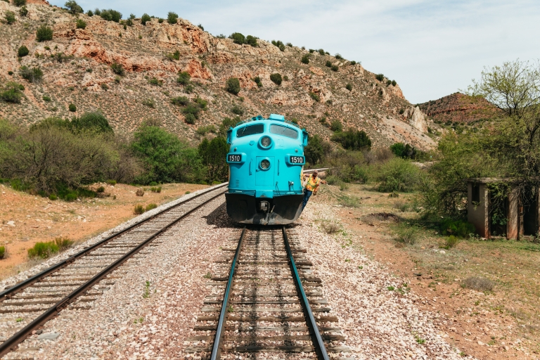 Desde Sedona: recorrido en vagones de ferrocarril antiguos por Verde CanyonSedona: Grape Train Escape - Verde Canyon Railroad