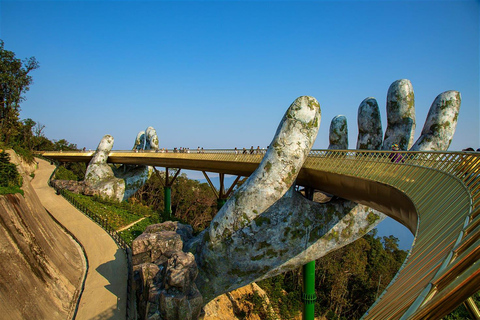 Da Hue: Trasferimento privato a Hoi An con il Ponte d&#039;Oro