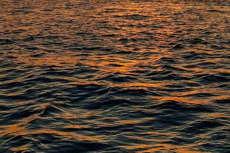 Lisboa:Sunset Sailing Tour at Tagus River with welcome drink