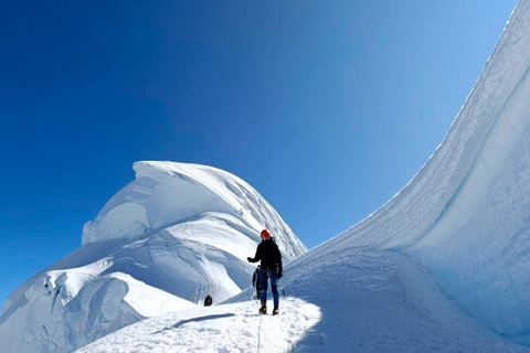 Huaraz: 4-Day Guided Expedition to Nevado Chopicalqui