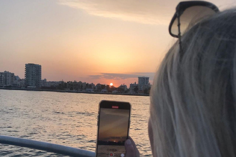 Larnaca: Privater Sonnenuntergang - Traditionelles Explorer N-Schiff