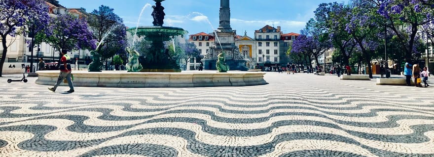 Lisbonne : Visite de la vieille ville et du Chiado en voiture ancienne