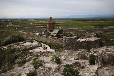Tbilisi: Private Ride to Yerevan with Wine Tasting