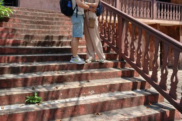 桑给巴尔：监狱岛、纳库彭达沙滩和萨拉姆海龟游泳私人观光（含接送服务）